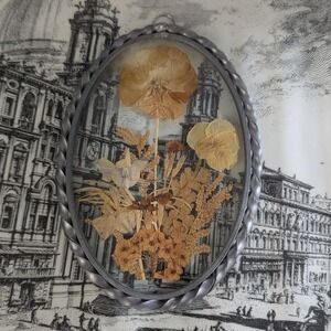 Vintage 1950s Pressed Flower Wall‎ Art Oval Convex Glass Frame - 7" x 4.5"